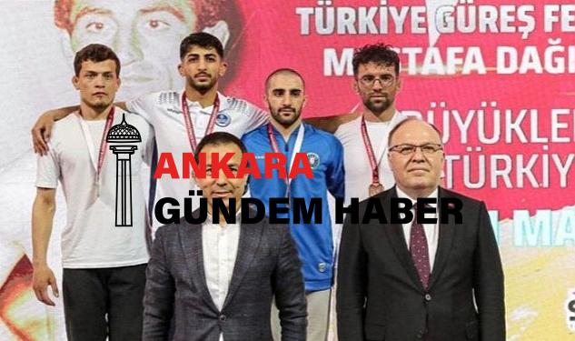 Güreşçiler Türkiye Şampiyonasından 2 madalya çıkardı