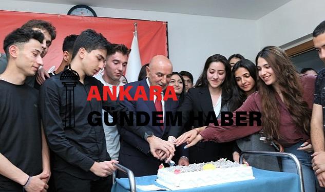 Lider Altınok YKS Öğrencileriyle Pasta Kesti