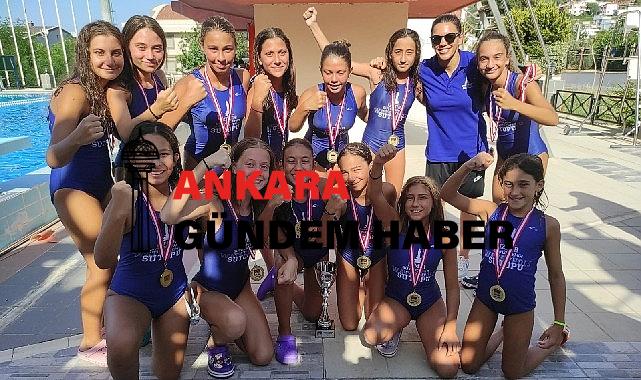 İzmir’in kızlarının bileği bükülmedi