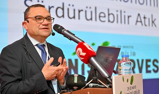 Yenişehir Belediyesi çocuklar için mahallelerde  halı saha açmaya devam ediyor