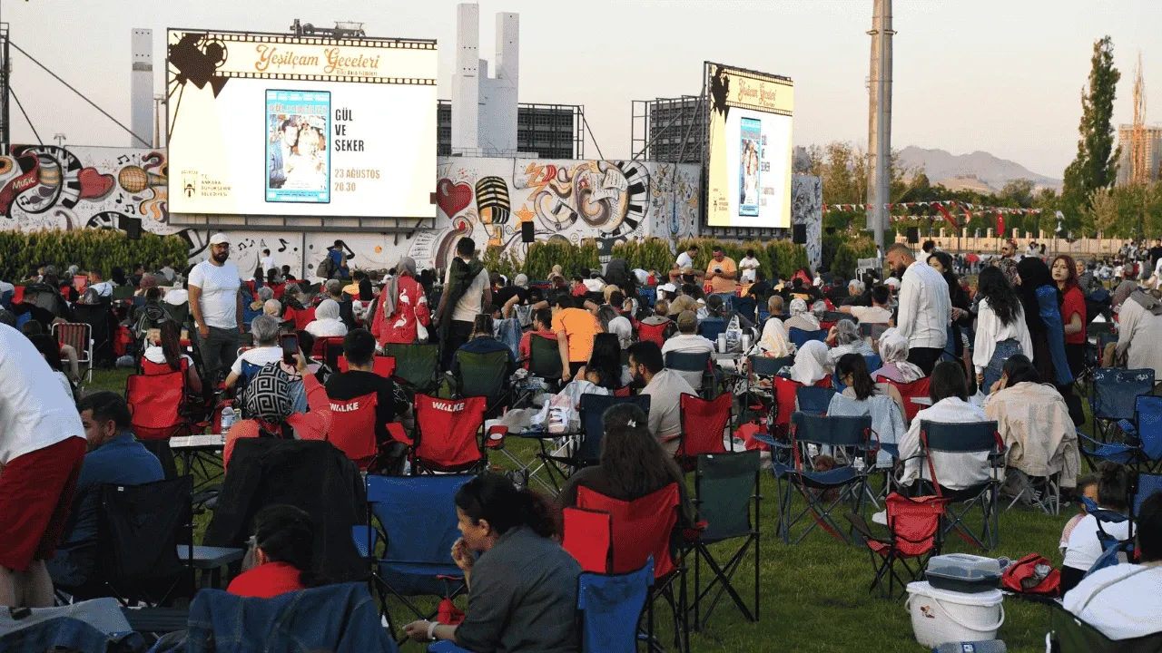 Ankar açık havada sinema keyfi başlıyor